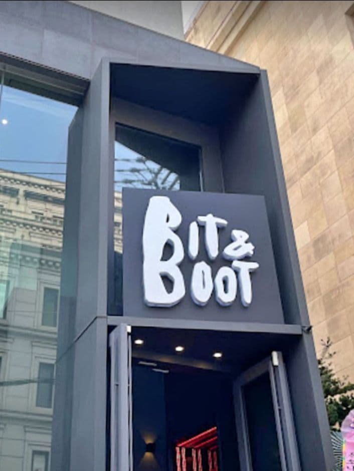 LE SSERAFIM Bit.Boot 美容室