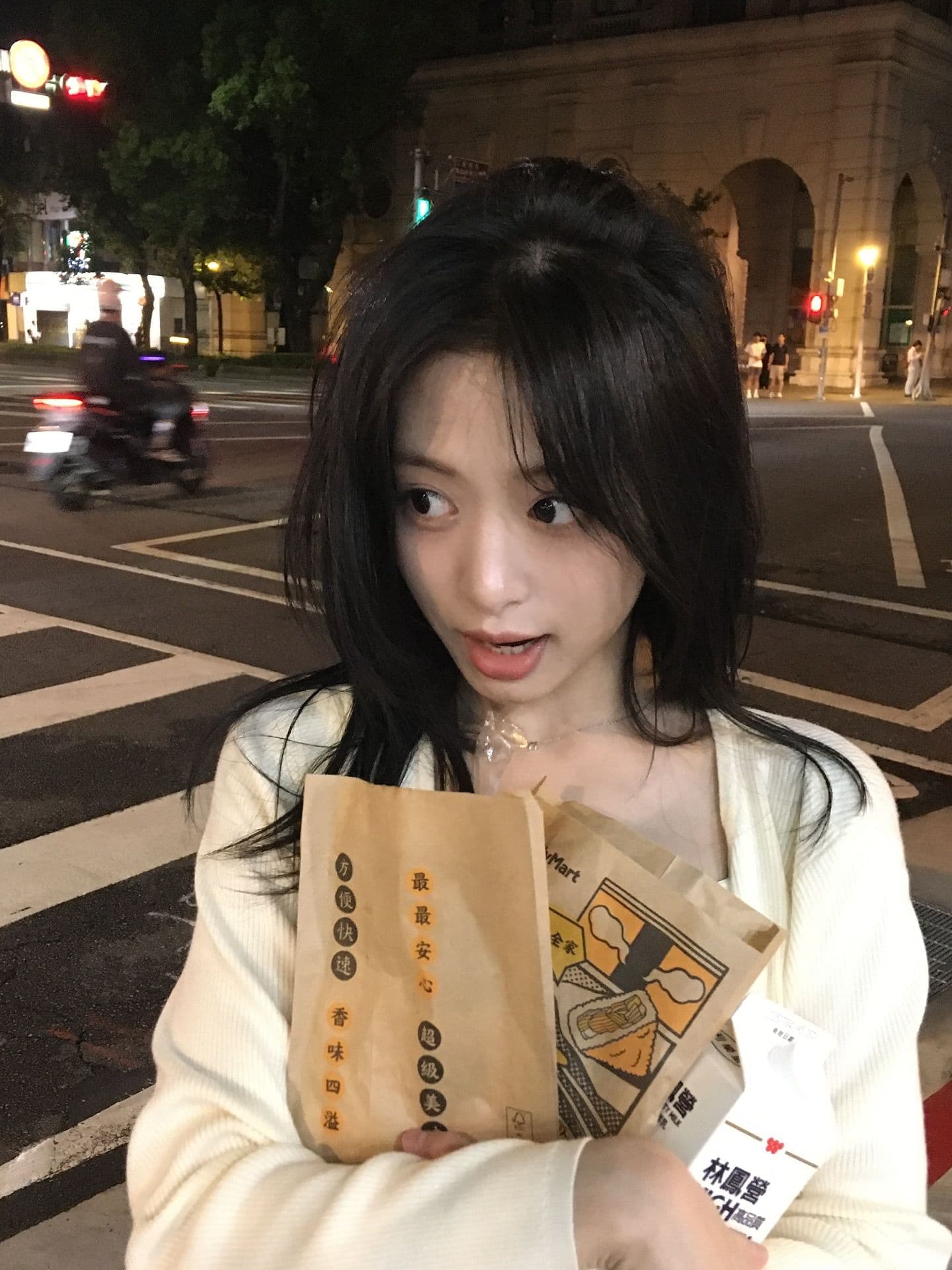 雅賢吃的地瓜和牛奶