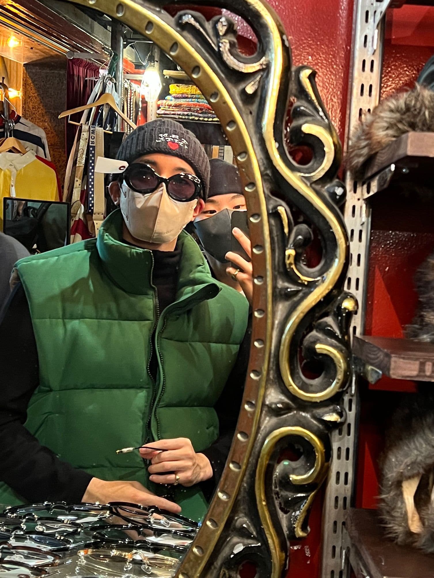 HOSHI WONWOO 買墨鏡