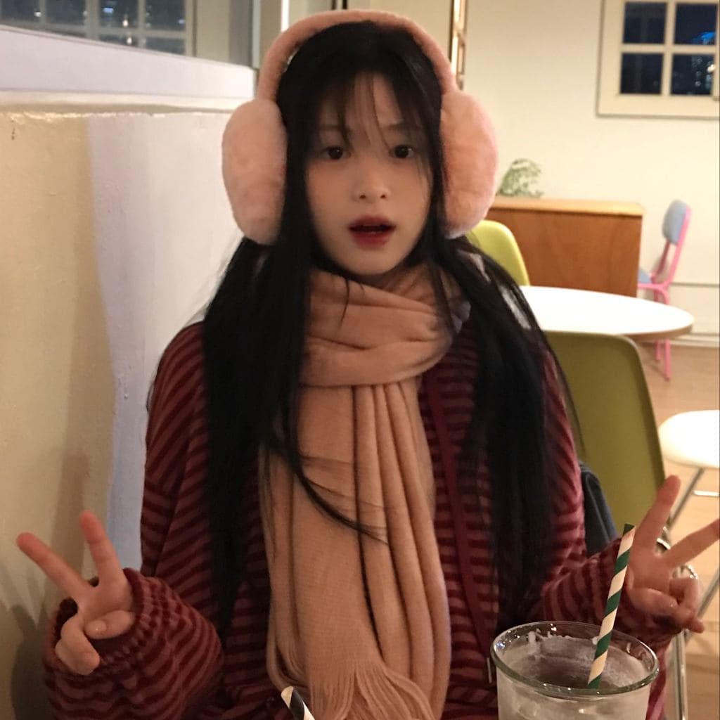 Ahyeon 比YA