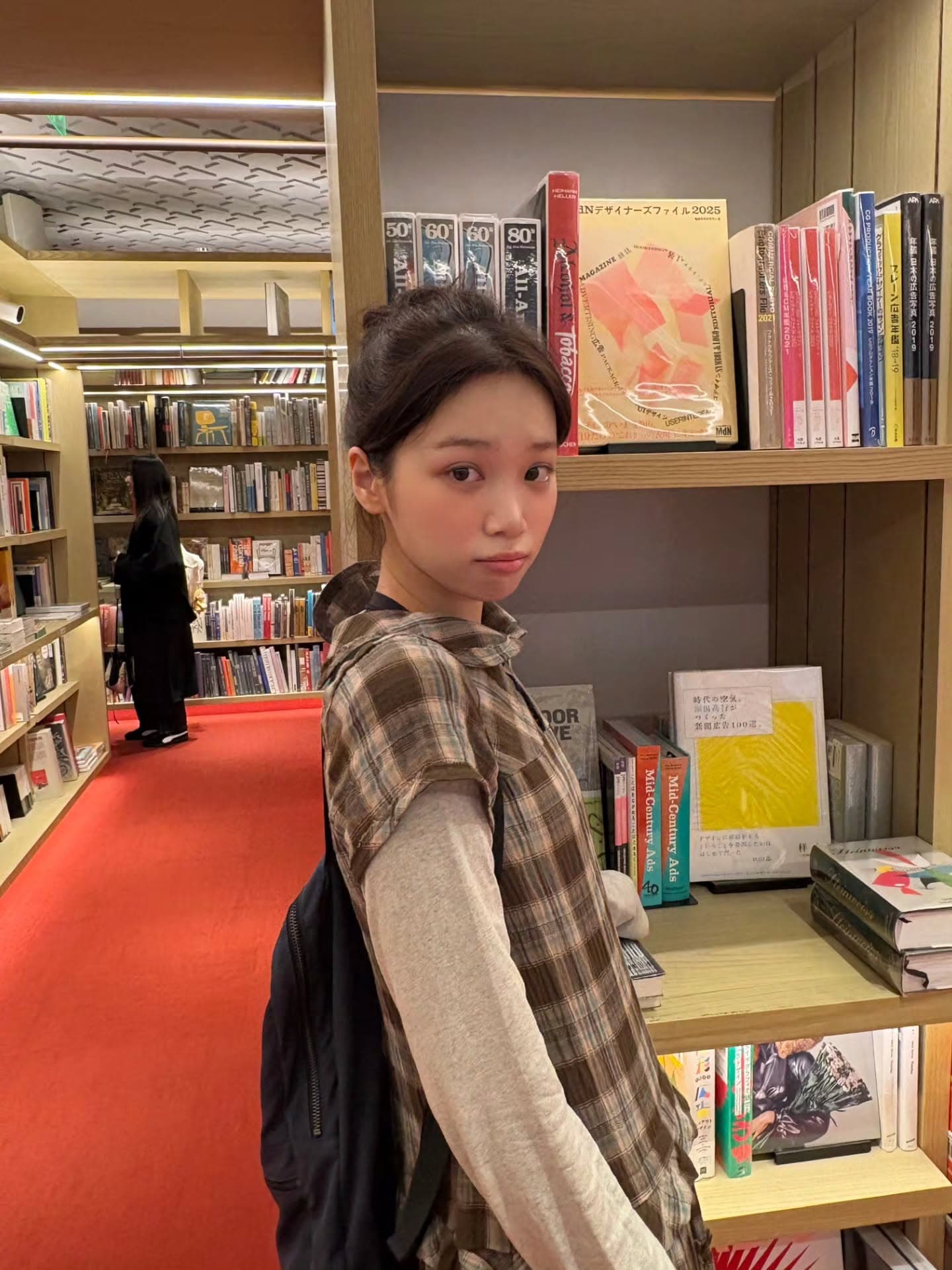 Chaewon 逛書店 - 圖片 2
