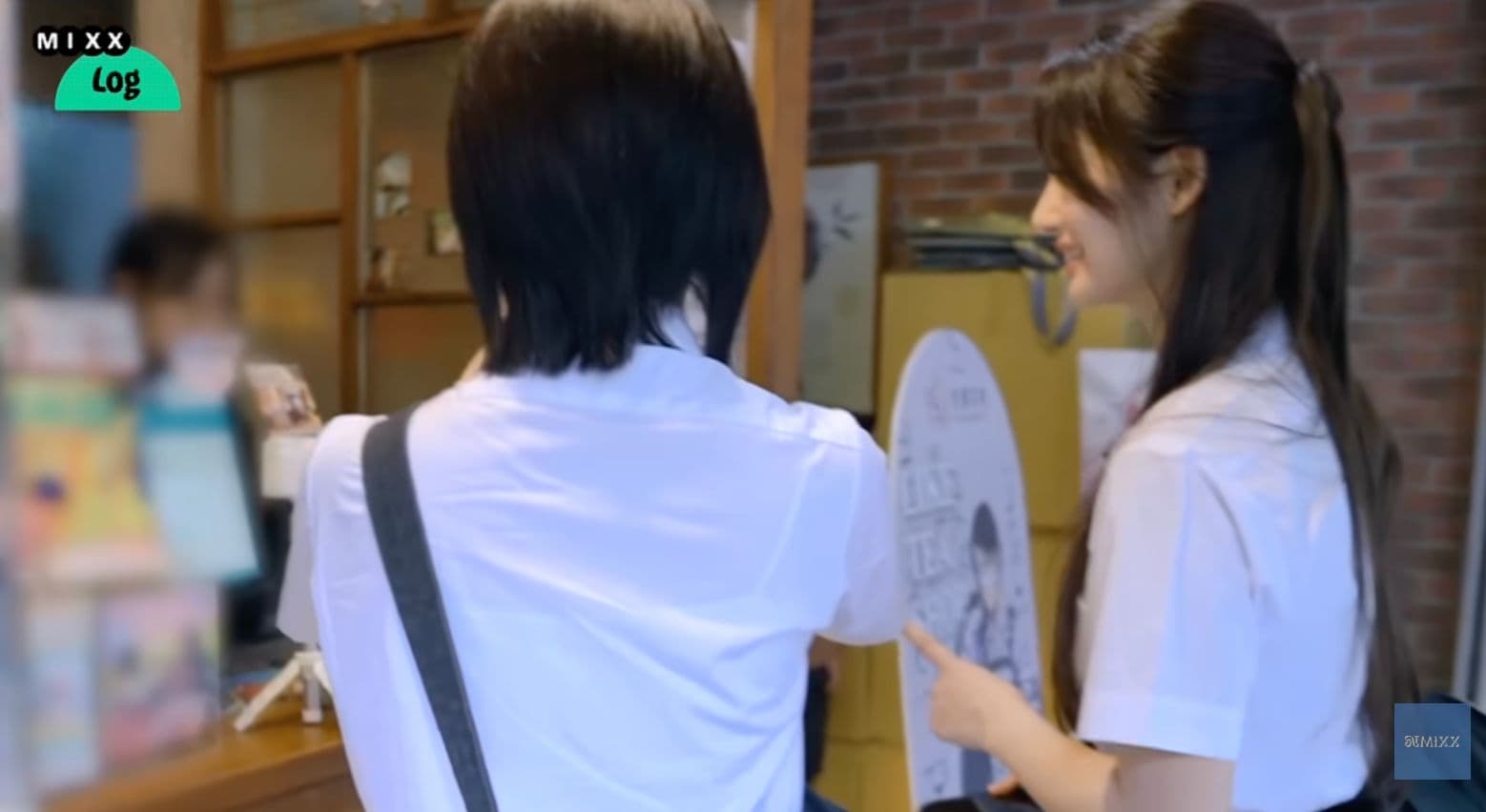 薛、海嫄喝老賴茶棧