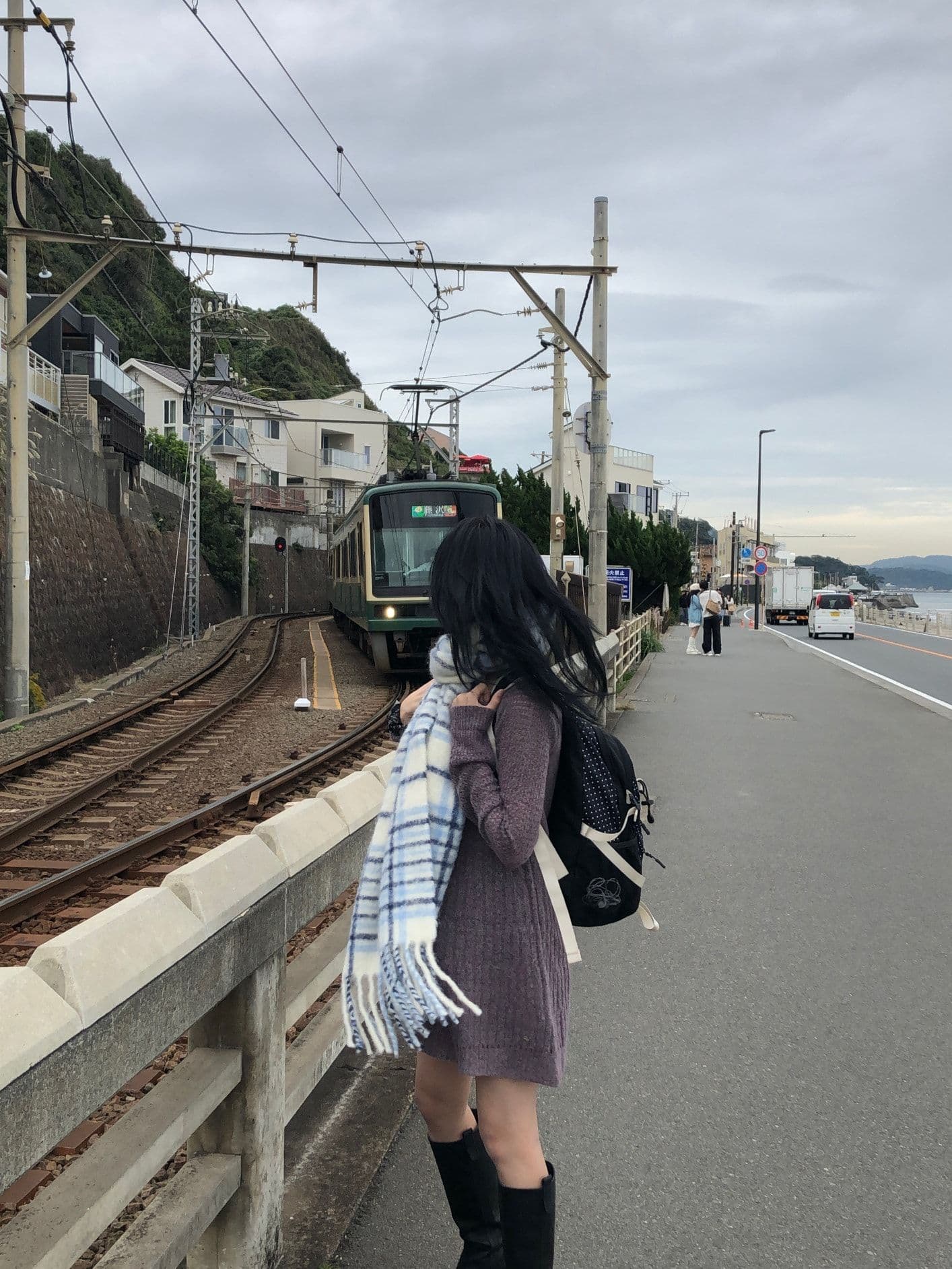 雅賢跟電車拍照