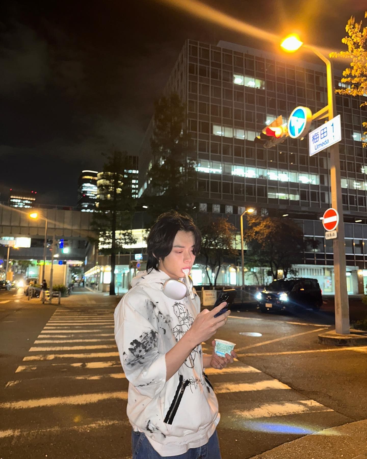 然竣 咬湯匙 - 圖片 2