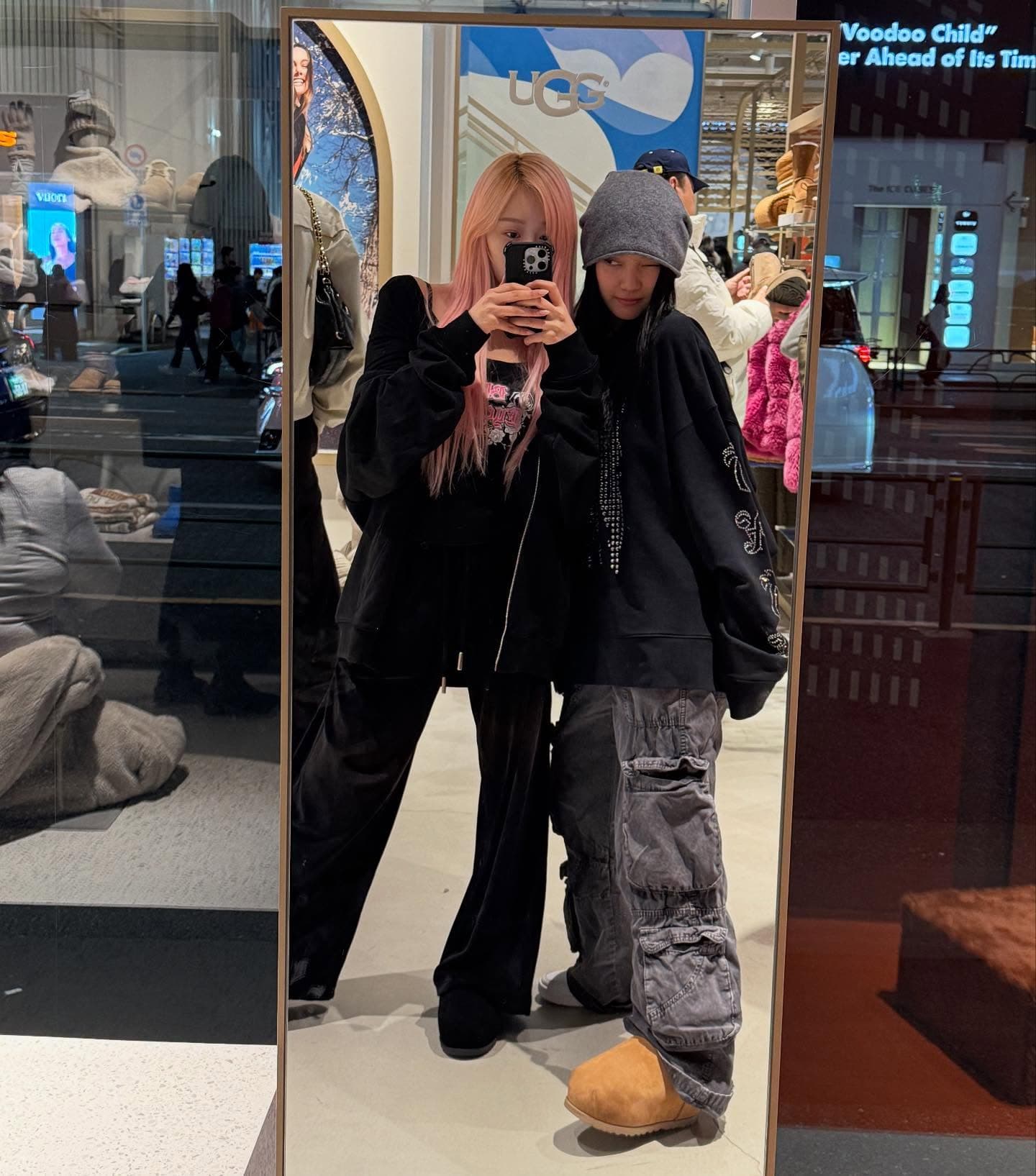 Giselle Ningning 鏡前自拍