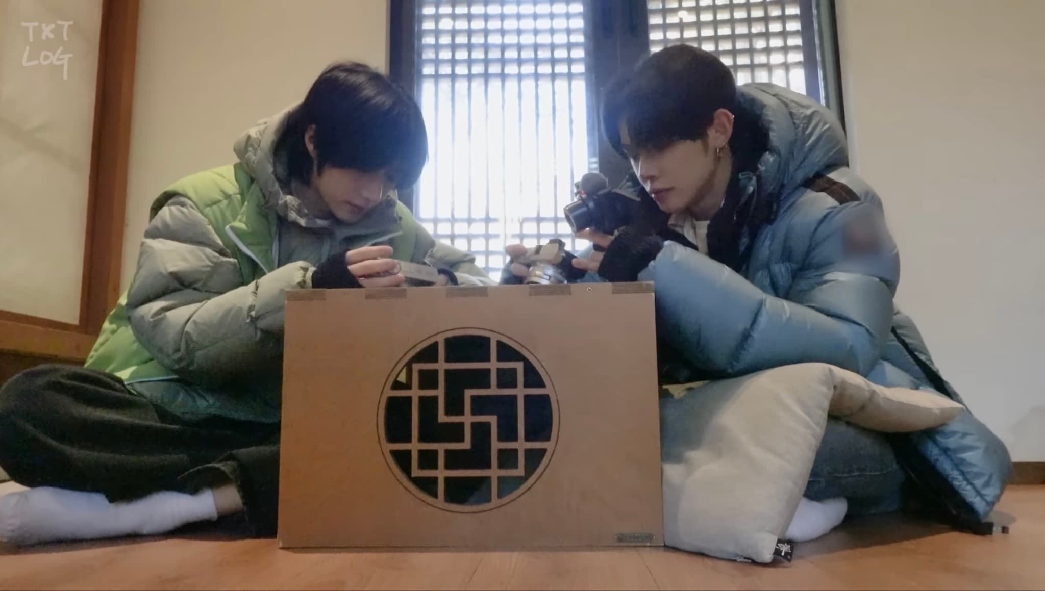 然竣、杋圭 吃甜點