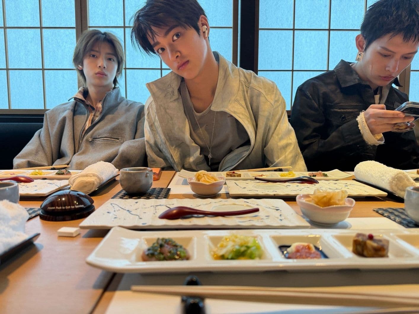 CORTIS 吃日料