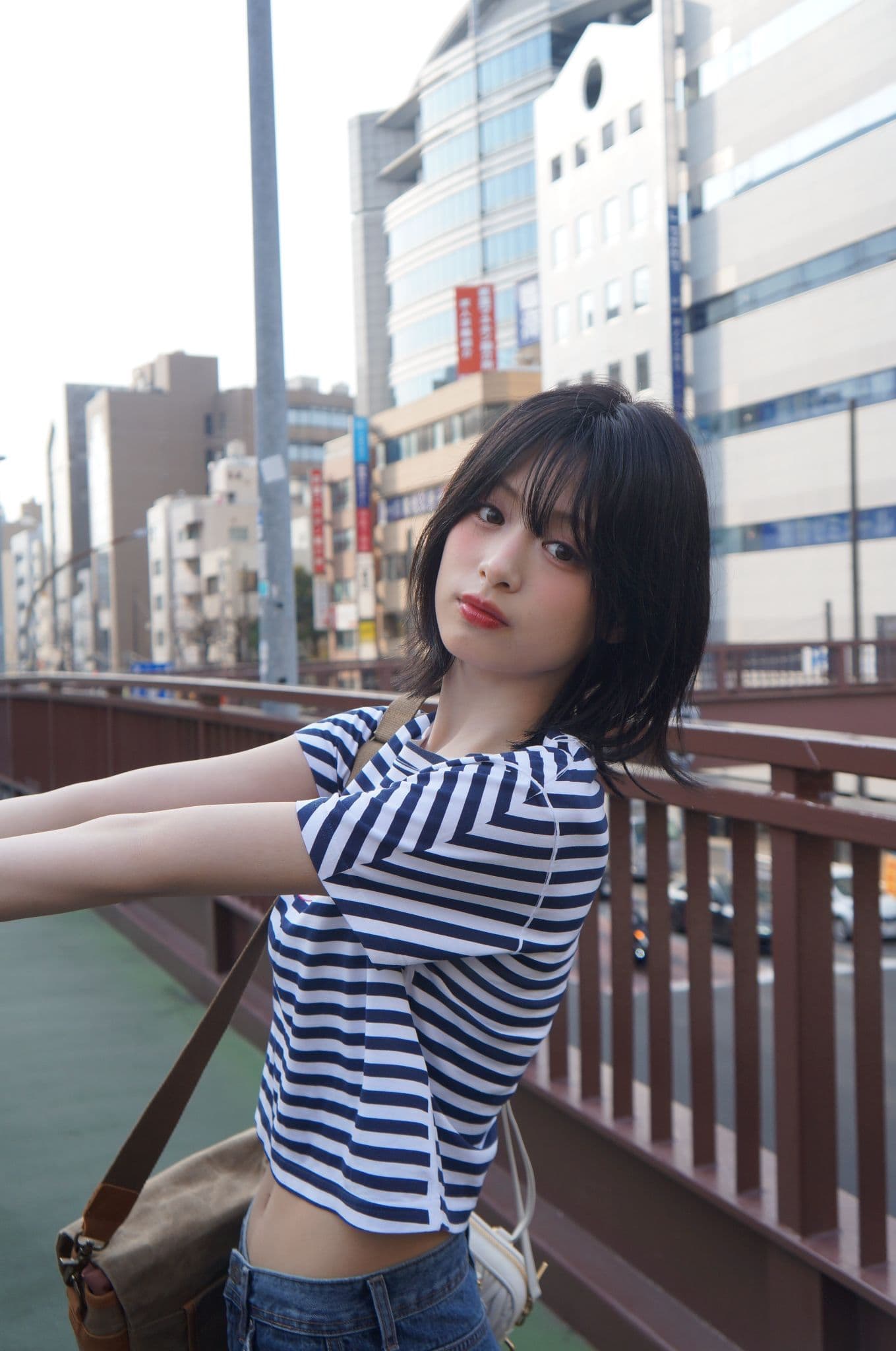 Ahyeon 伸直手手