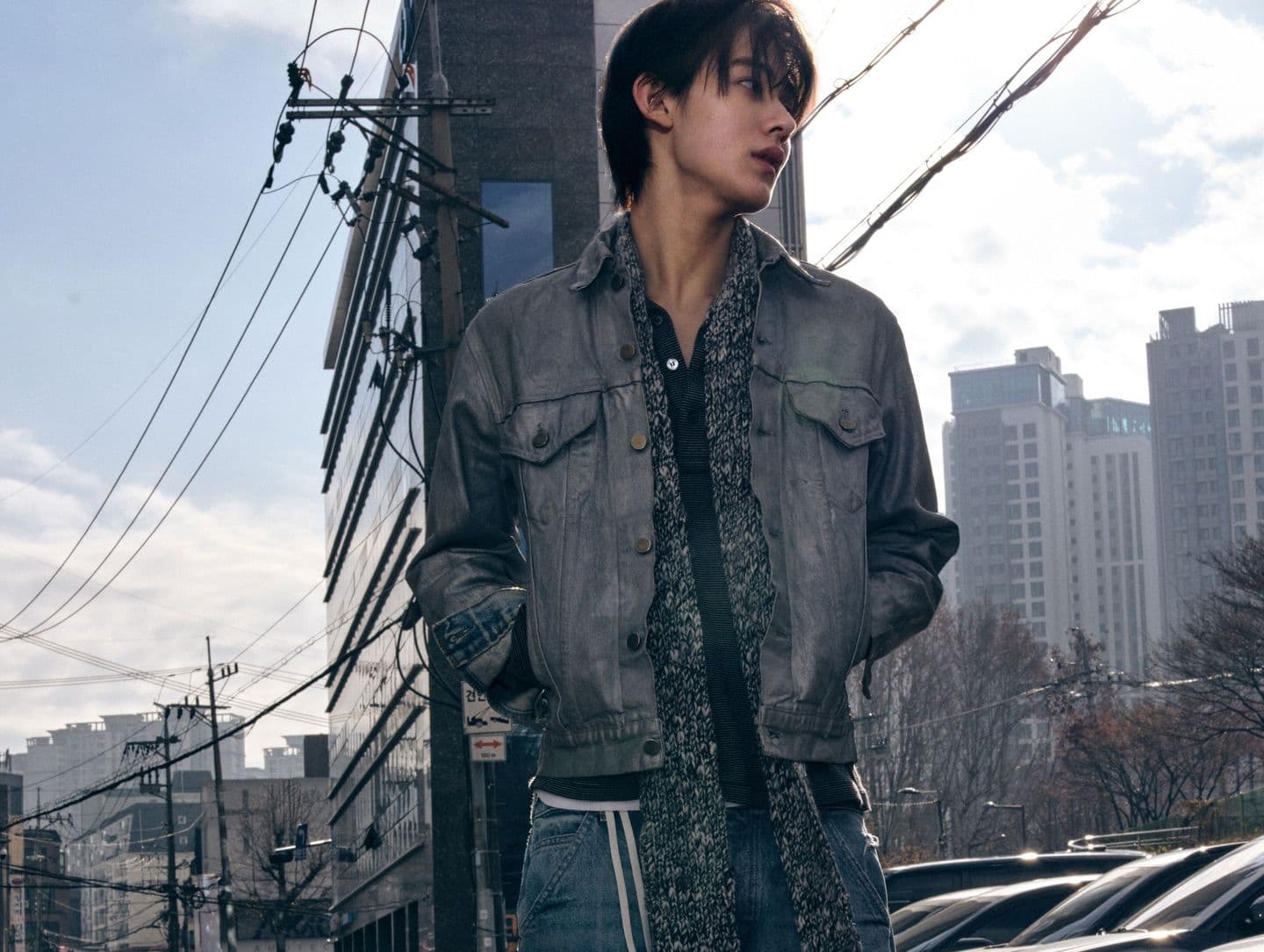 Seonghyeon 插口袋