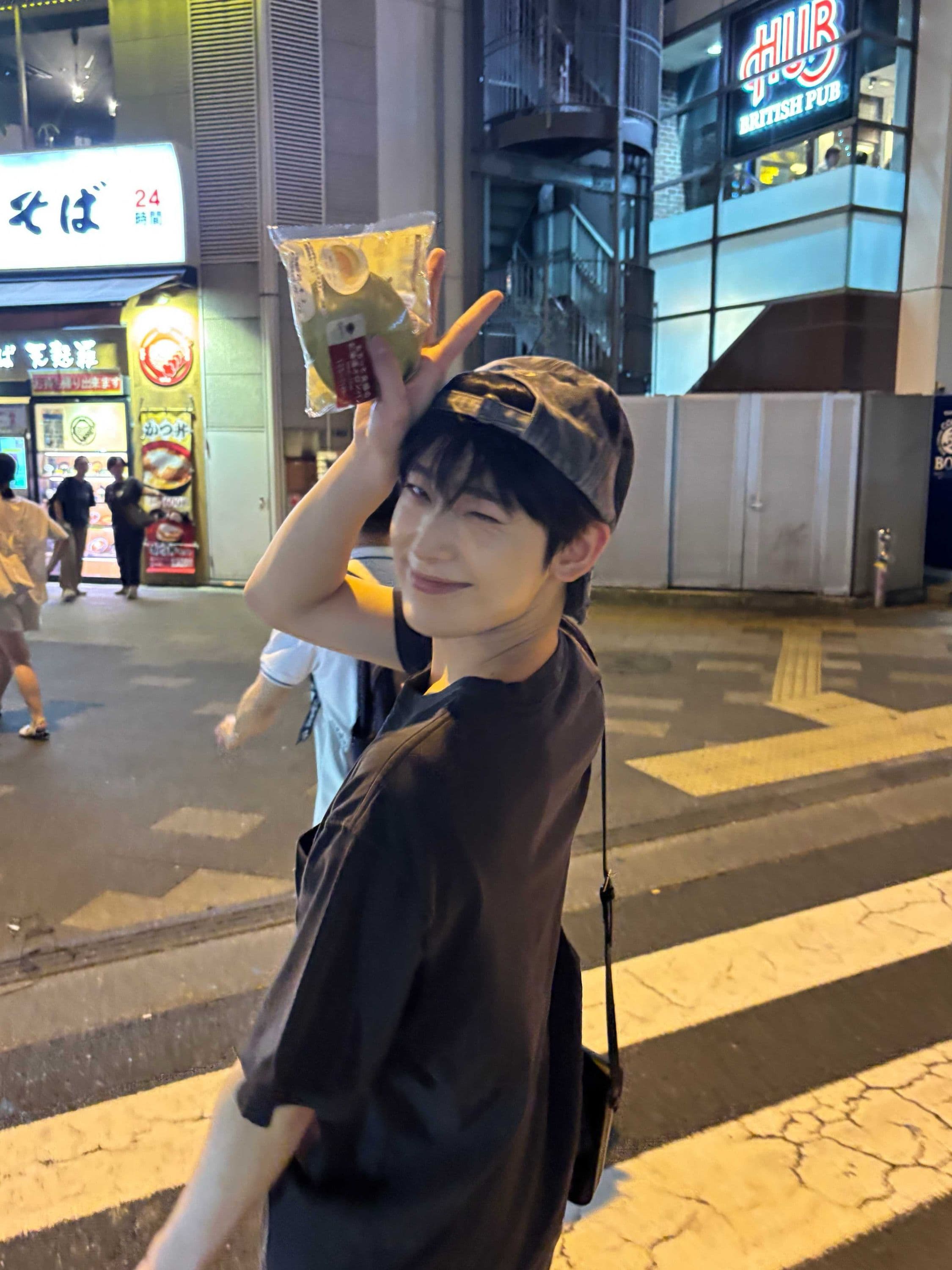 25善禹東京街頭斑馬線