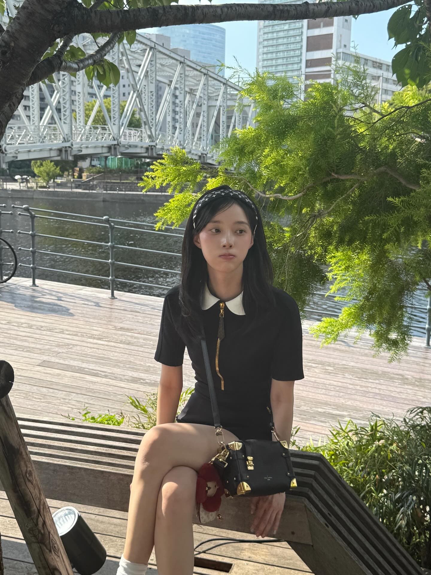 Winter 托腮翹腳 - 圖片 2