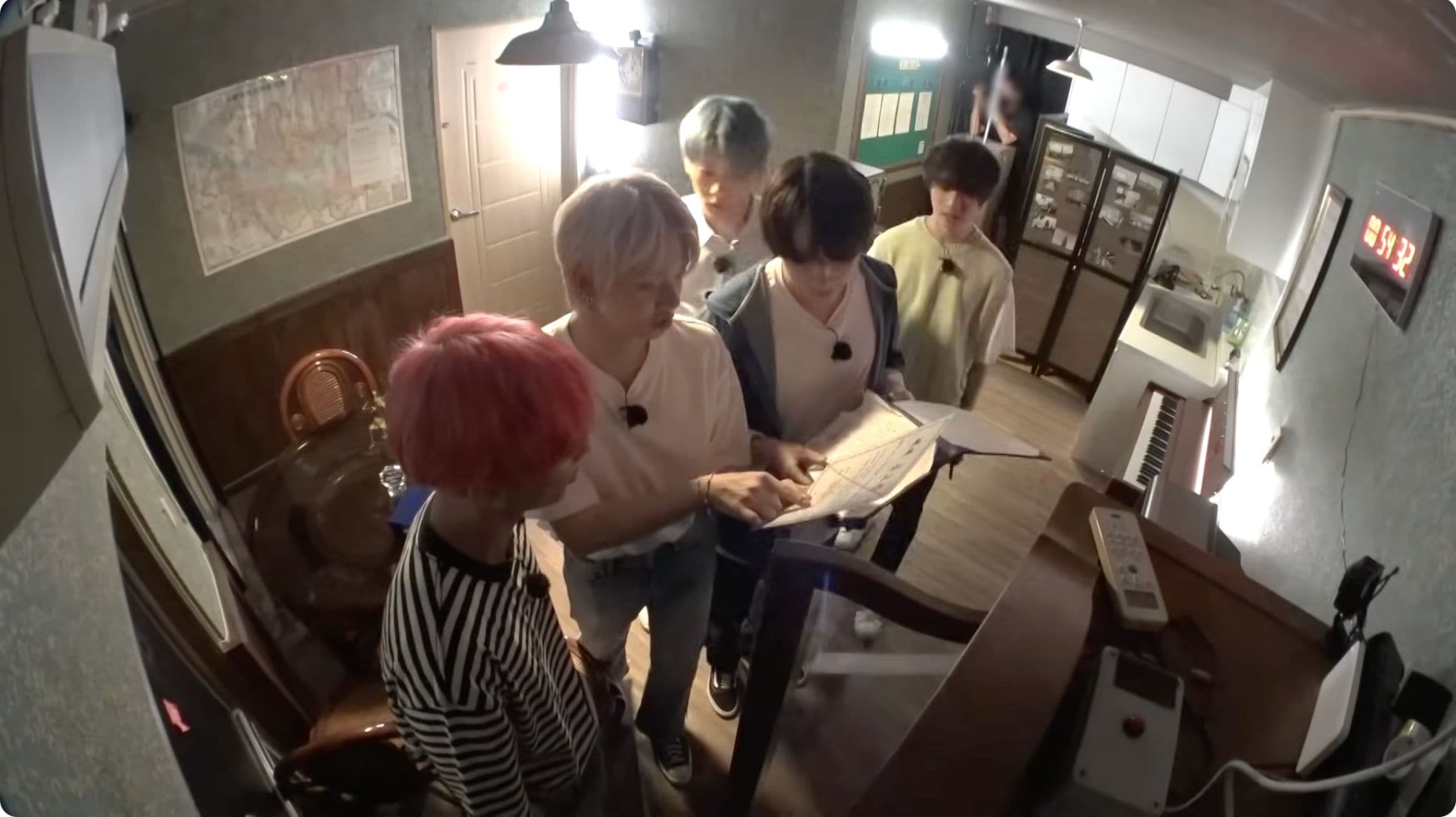 TXT HIDE AND SEEK 密室逃脫（Ssamzigil 店）