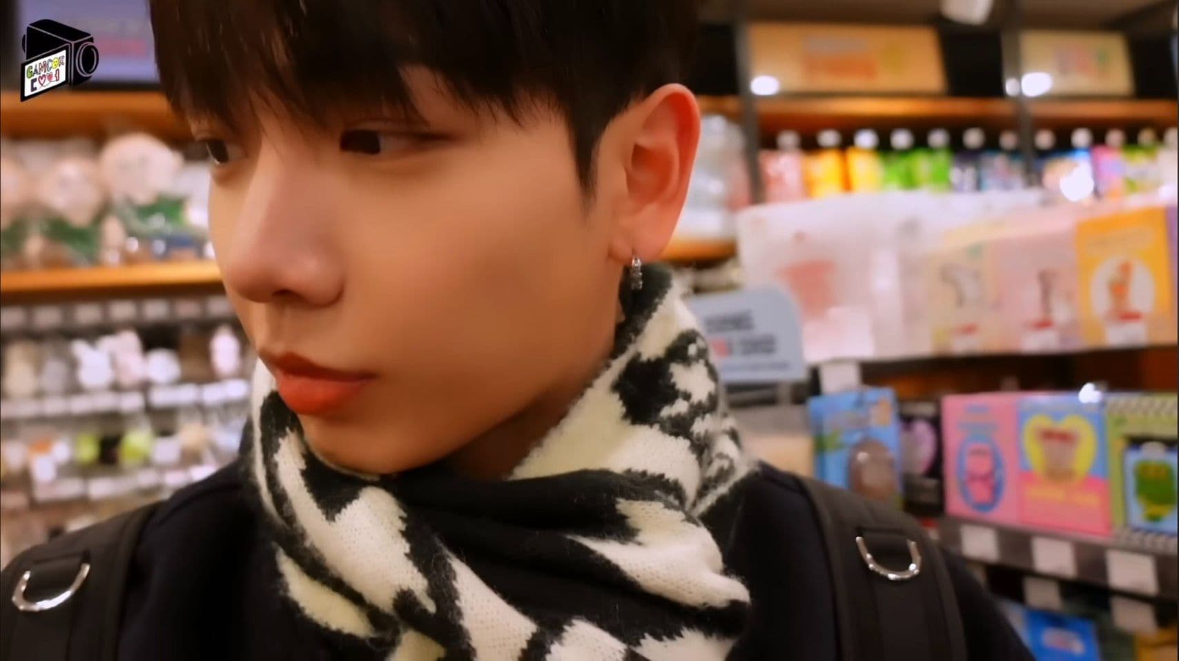Jaehyun 逛文具店