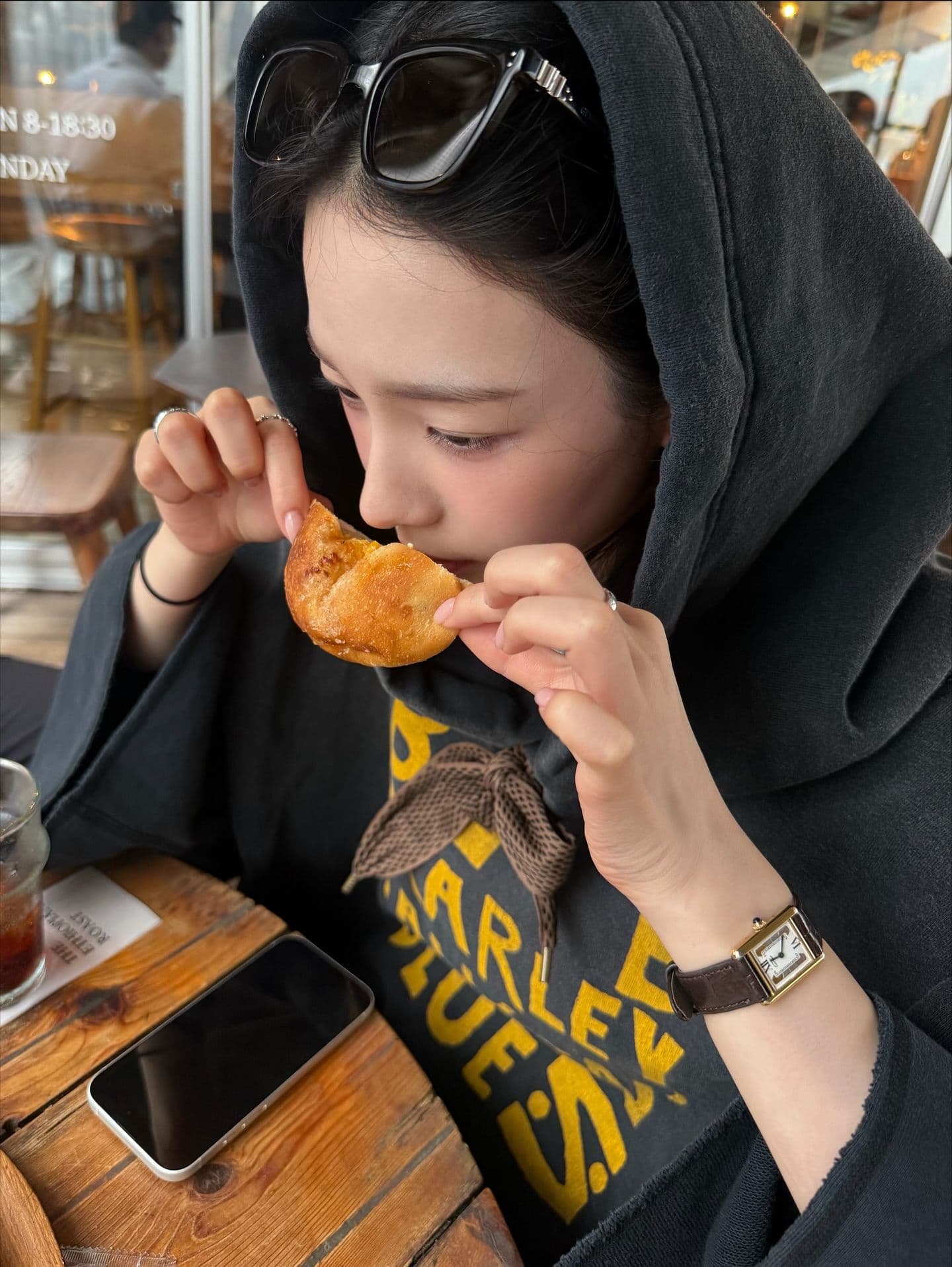 Karina 吃麵包 - 圖片 9